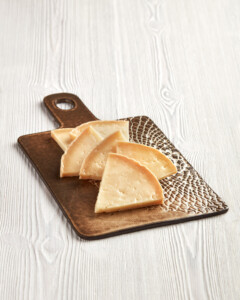 original taste queso madurado de cabra cortado